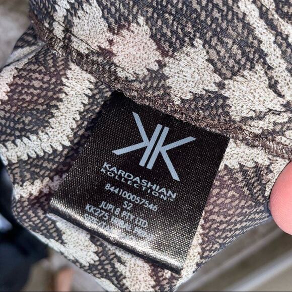 Kardashian Kollection blouse KK semi sheer button up aztec print top SZ XS - Picture 5 of 8